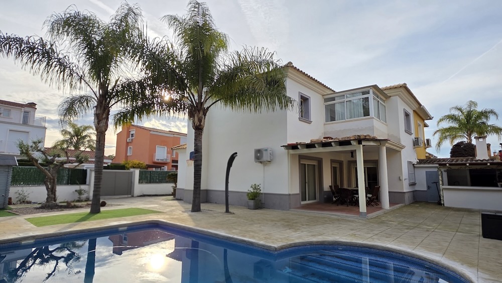 Family Home in Montealegre